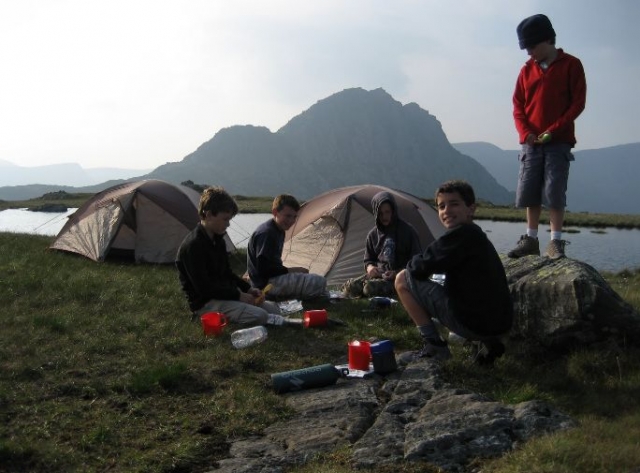  En una de sus aventuras de senderismo